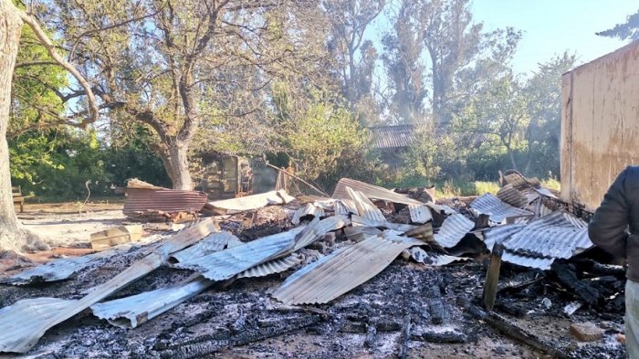 La Araucanía: Desconocidos realizan ataque incendiario contra fundo del diputado Rathgeb (RN)