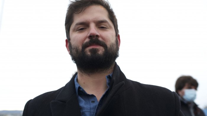 Por variante delta: Seremi de Salud informó que contactos estrechos de Boric aumentaron a 68