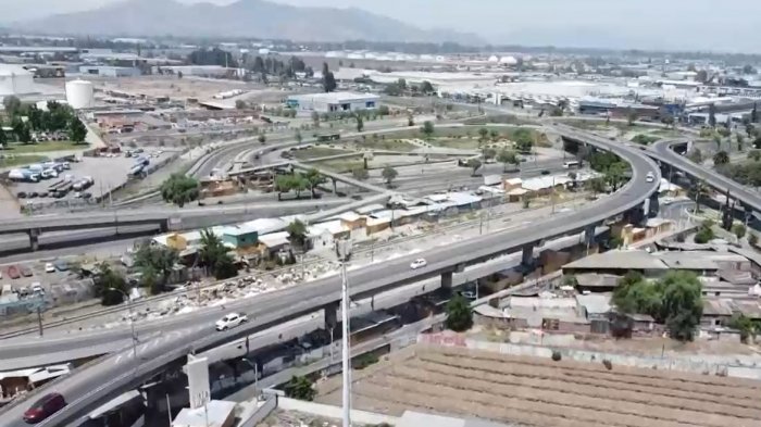 Conflicto en barrio atrapado entre tomas en Maipú: Vecinos piden soluciones