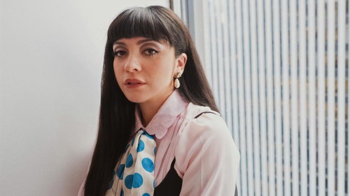 Mon Laferte manifiesta desconfianza en encuestas: 