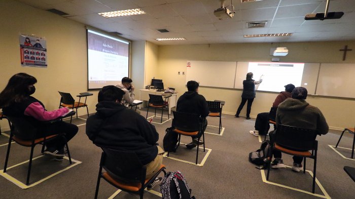Mineduc anuncia el retorno a clases presenciales obligatorio para marzo de 2022