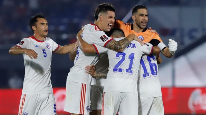 Dos bajas y dos dudas: ¿Quiénes son los descartados de la Roja para el partido ante Ecuador?