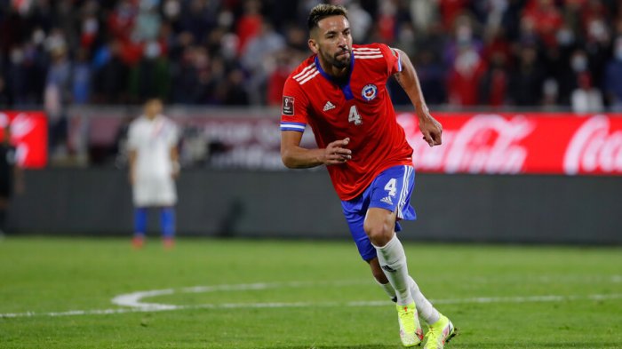 Mauricio Isla dio negativo en examen de COVID-19 y se reintegró a las prácticas de la Roja