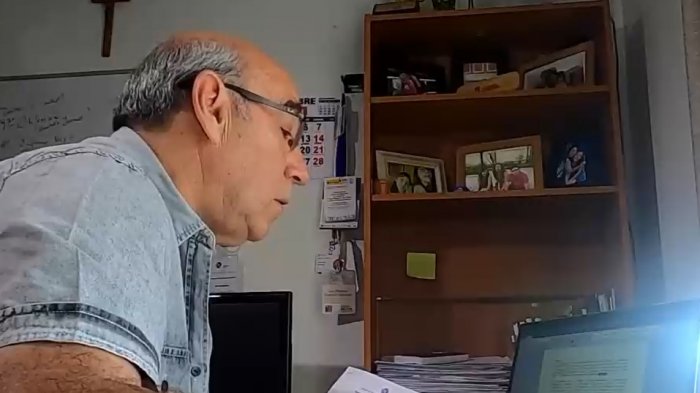 De vuelta al colegio: Adultos mayores terminan sus estudios después de los 65 años