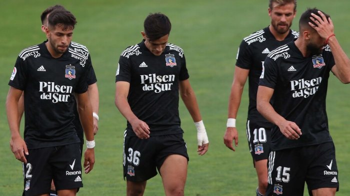 Colo Colo sólo empató ante Curicó y quedó junto a la UC en el liderato a dos fechas del final