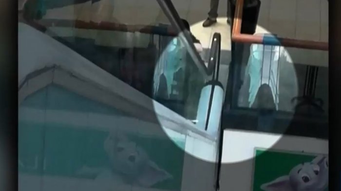 Niña de 3 años cayó desde el segundo piso de un mall: Se encuentra en coma inducido