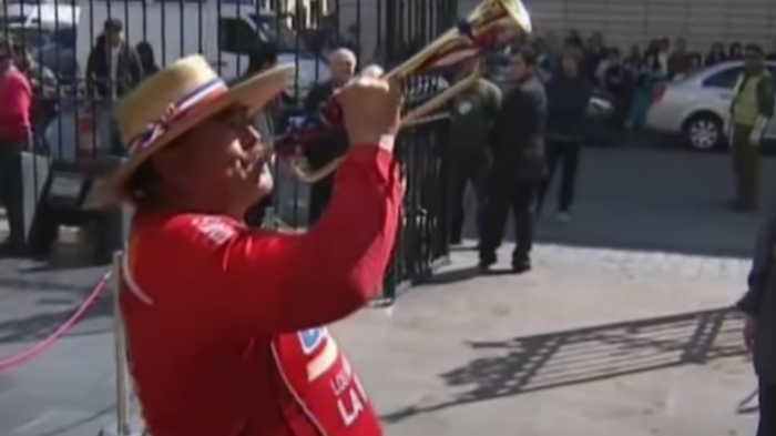 Familia del reconocido hincha de la Roja 