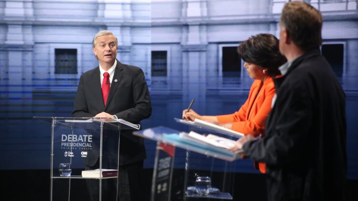 Con memes y referencias cinematográficas: Así se preparan los candidatos para el debate presidencial de Anatel