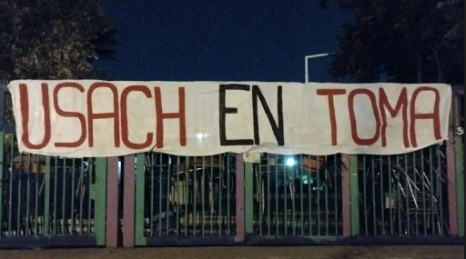 Estudiantes se tomaron la USACH exigiendo salida del rector: 