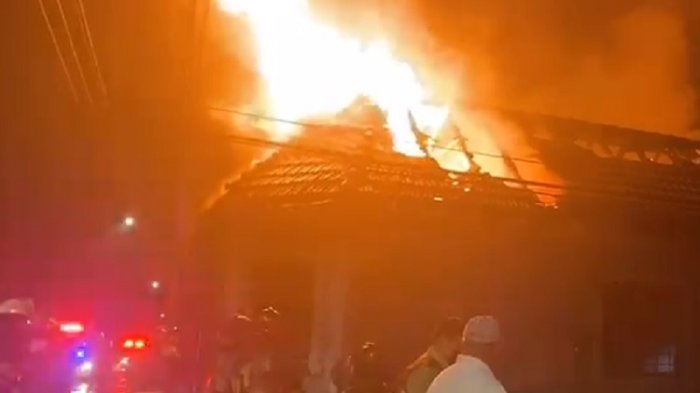 Incendio en casona de Talca deja cuatro fallecidos: Dos son niños