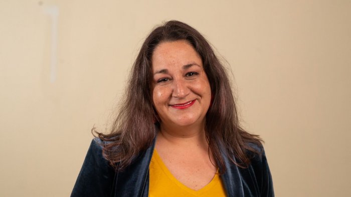 Salud, Sistema Nacional de Cuidados y feminismo: Los ejes de Fernanda Hederra (RD), candidata a senadora de Los Lagos