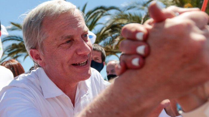 José Antonio Kast: Navegando entre la extrema derecha y su 