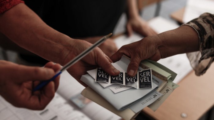 Mujer denunció que alguien firmó el padrón de votación por ella: ¿Cuál es el protocolo del Servel en estos casos?