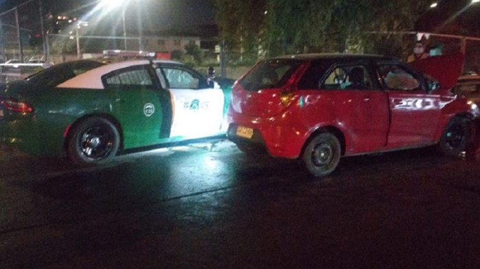 Patrulla de Carabineros colisiona con vehículo particular dejando cuatro personas lesionadas