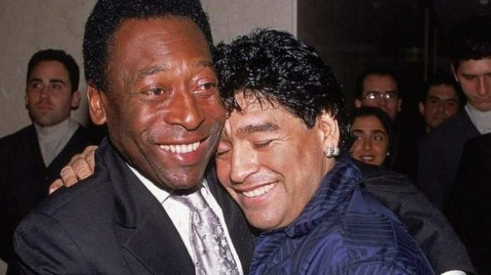 Pelé recordó a Maradona en su primer aniversario de muerte: 
