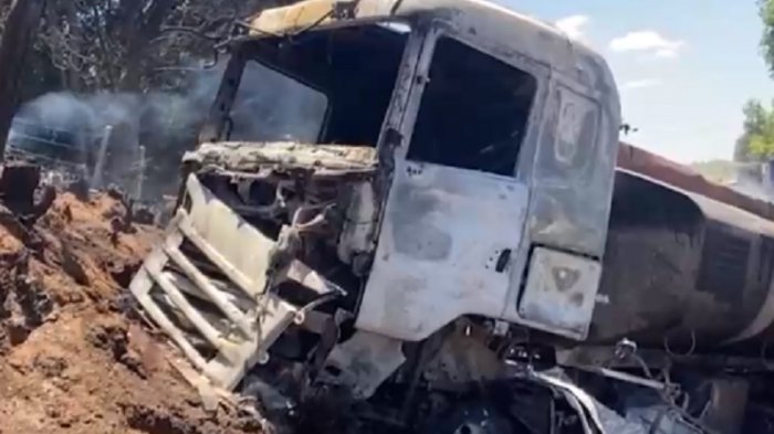 Camión con petróleo volcó y se incendió en Ruta 5