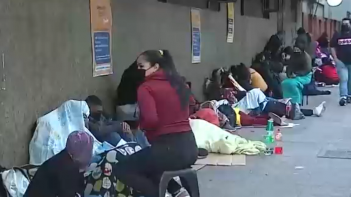 Acamparon en el lugar: Buscan rut provisorio para que sus hijos puedan postular al Sistema de Admisión Escolar