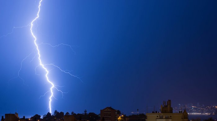 Desde Coquimbo hasta el Maule: Emiten aviso meteorológico por probables tormentas eléctricas