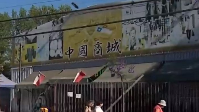 Mujer denuncia una violenta agresión en mall chino