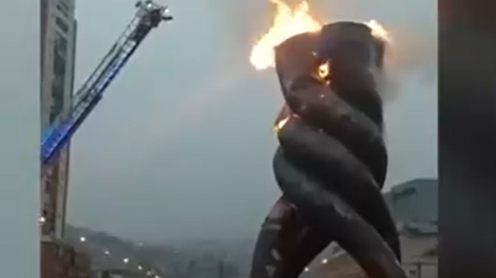 Por motivos de seguridad: Municipalidad de Valparaíso estudia retirar monumento del Congreso