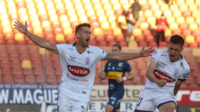 Deportes Melipilla sumó puntos claves para seguir en Primera tras vencer a Everton en el Santa Laura