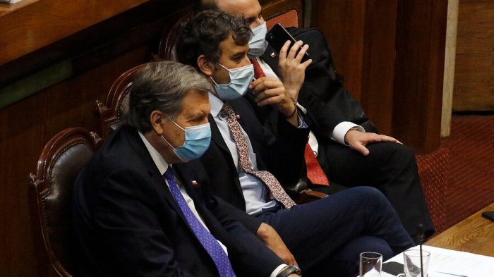 Felicidad en el gobierno y recriminaciones en adherentes: Las reacciones al rechazo del cuarto retiro