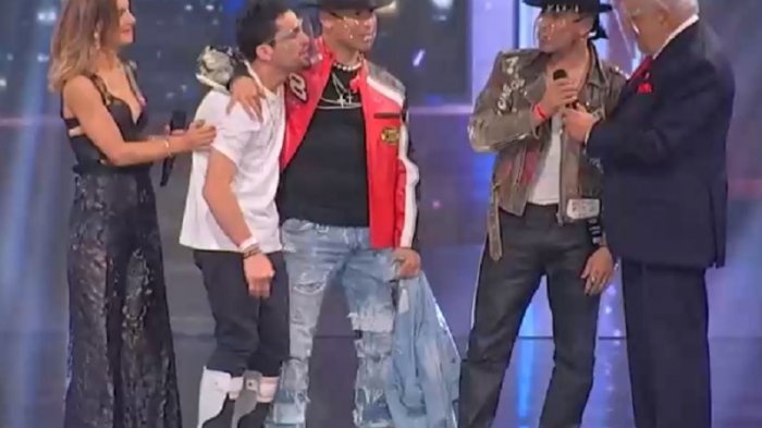 Los Power Peralta invitan a Matías a acompañarlos en un emocionante show