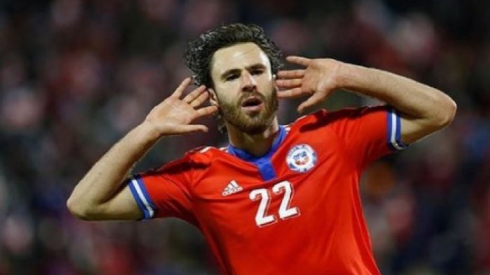 Atención, hinchas: Ben Brereton regalará dos camisetas firmadas en esta Navidad