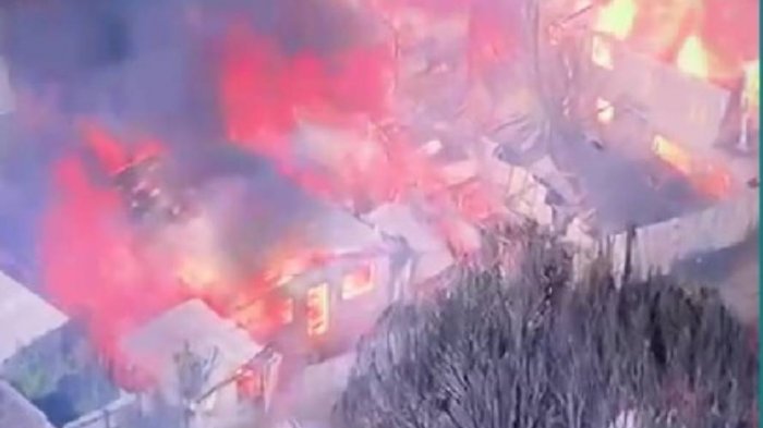 Incendio en Castro: Alcalde cifra un centenar de viviendas afectadas