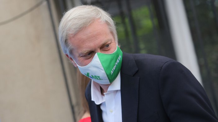 Kast y cambios en programa: “Nosotros sí le hacemos caso a nuestros asesores económicos, a diferencia de Boric”