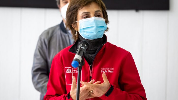 Ex fiscalizadores sanitarios denuncian a Paula Daza ante Contraloría por finiquitos impagos