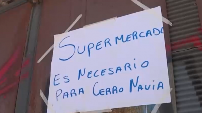 Vecinos protestan por uno: Cerro Navia, la comuna que no tiene supermercados