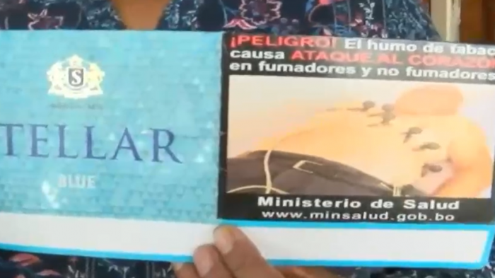 Sin consentimiento: Denuncian uso de imagen de fallecido en cajetilla de cigarrillos en Bolivia