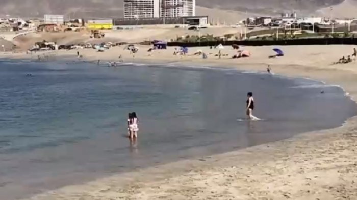 Polémica en Antofagasta: Alcalde se niega abrir playa y MOP lo emplaza a través de video en TikTok