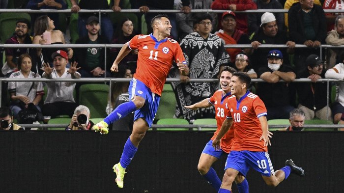 La formación que usaría Lasarte para el choque de la Roja ante El Salvador en EE.UU.