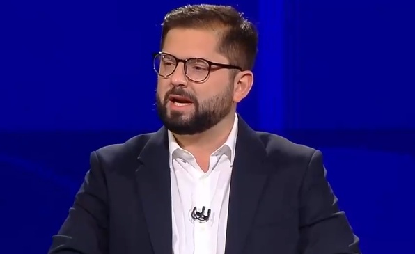 Boric confirmó que se juntó a conversar con Michelle Bachelet y que admira su segundo gobierno