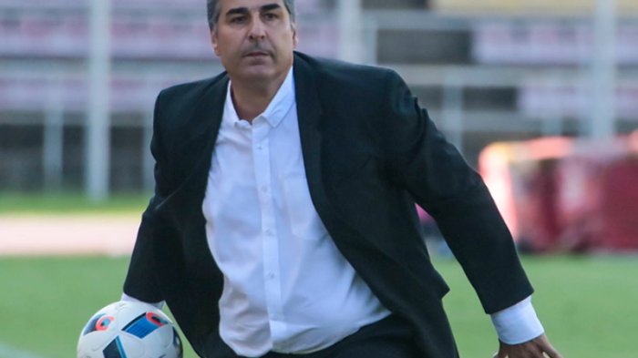 Universidad de Chile oficializa a Santiago Escobar como su nuevo DT