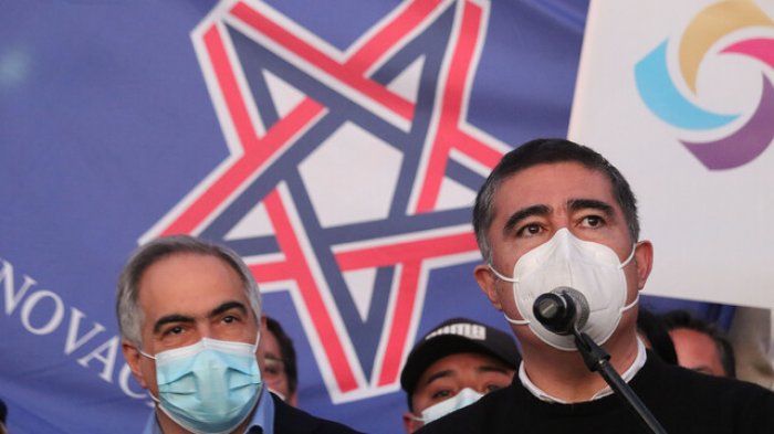 Desbordes dispara contra el comando de Boric: 