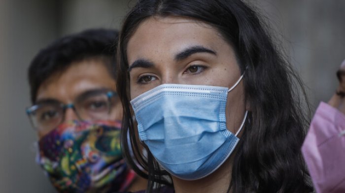 Emilia Schneider por Lucía Hiriart: 