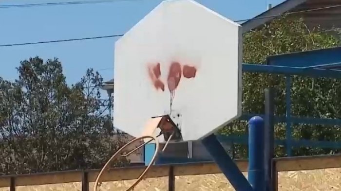 Obras de mejoramiento en cancha de Maipú fueron abandonadas: Empresa denuncia exigencias fuera de contrato