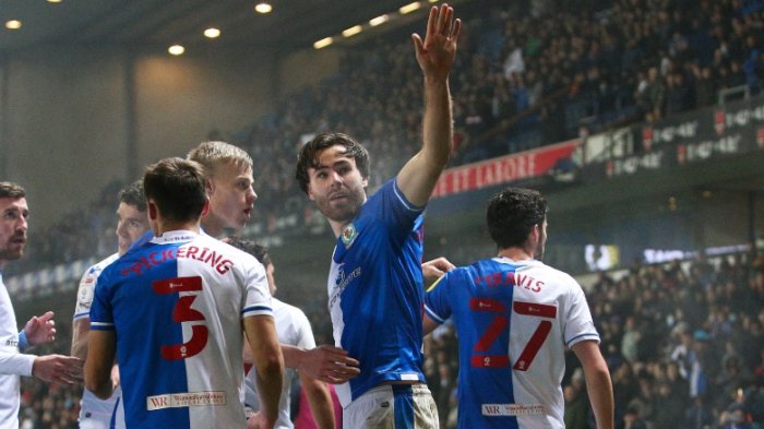 Brereton se luce con doblete en goleada del Blackburn Rovers ante Birmingham City