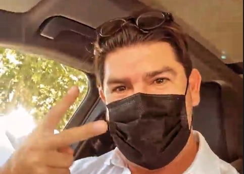 Marcelo Salas publicó fotografía tras ir a votar a local de Vitacura: Hizo un guiño a candidato