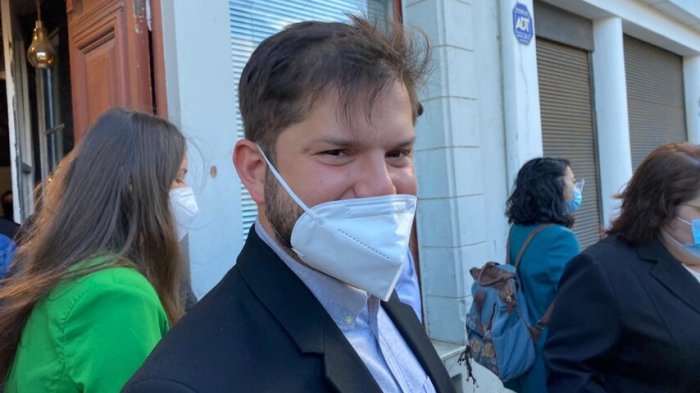 Boric y posible saludo con Kast: 