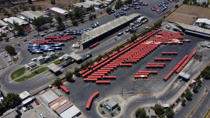 Dirigente sindical de Subus acusó que oferta de buses en jornada electoral fue incluso menor a un domingo cualquiera