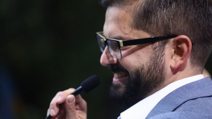 Ex precandidatos presidenciales y miembros de Apruebo Dignidad felicitan a Boric: 