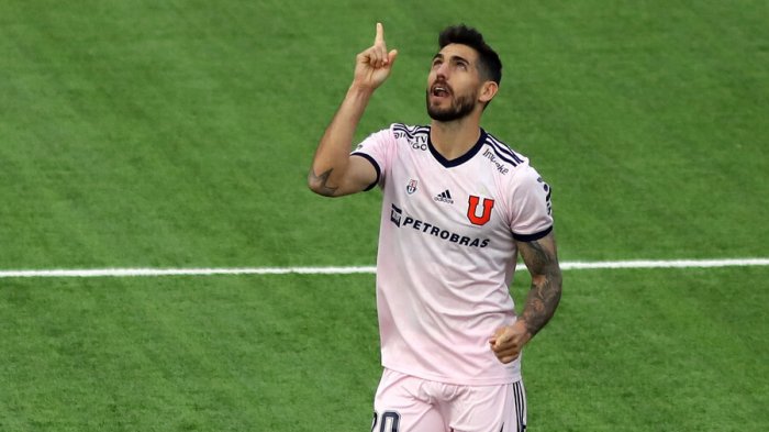 Larrivey sentencia su salida de la U: “Van a quedar por siempre en mi corazón”