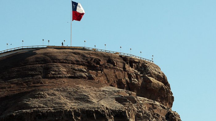 Investigan causas: Hombre fallece tras caer desde el Morro de Arica