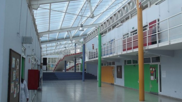 Acusan transfobia: Directora de colegio se negó a llamar a niño trans por su nombre social durante graduación