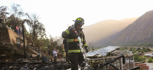 Incendios forestales: Casi 11 mil hectáreas quemadas entre las regiones de O’Higgins, Ñuble, La Araucanía y Los Lagos