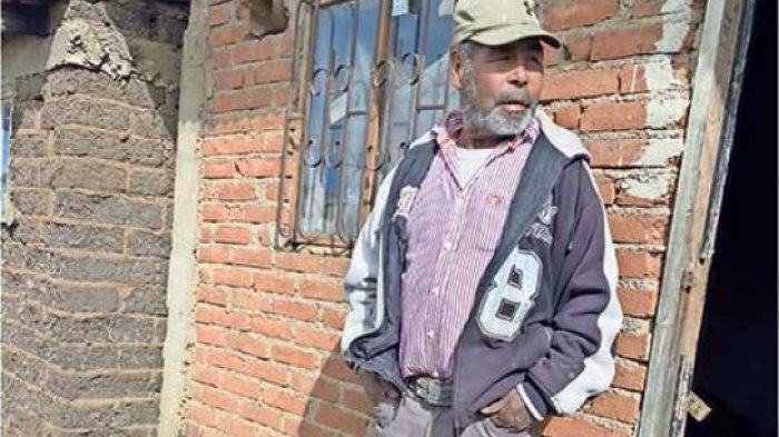 Hombre apareció caminando en su funeral tras ser dado por muerto